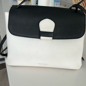 Burberry purse